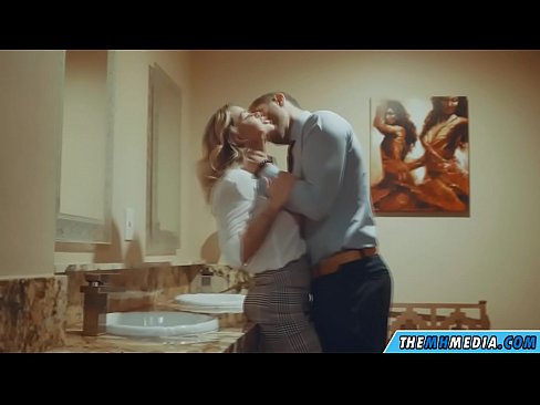 ❤️ Cando unha loura tetona seduce nun baño público ️❌ Porno casero en % gl.com-fullporner.ru % ️❤